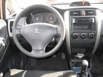 2007 Suzuki Liana Images