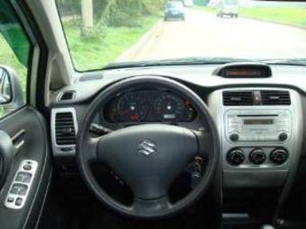 2007 Suzuki Liana Pictures