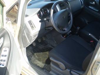 2007 Suzuki Liana Photos