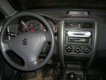 2007 Suzuki Liana Photos