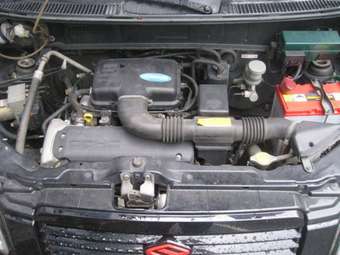 2004 Suzuki Solio Pictures