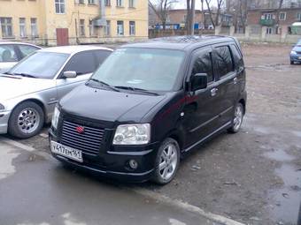 2004 Suzuki Solio Photos