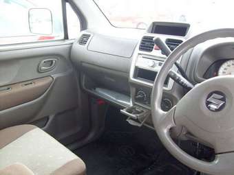 2005 Suzuki Solio Pictures