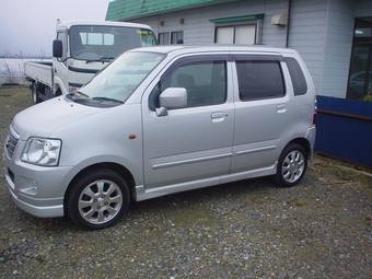 2005 Suzuki Solio Photos