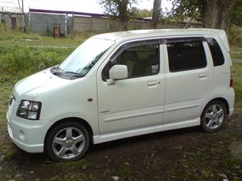 2005 Suzuki Solio Photos