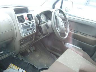 2005 Suzuki Solio Pictures