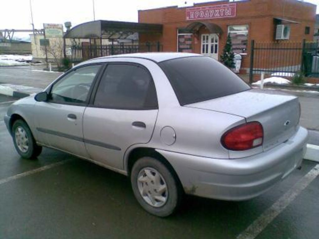 2000 Suzuki Swift