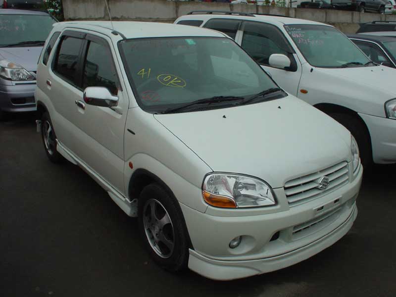 2000 Suzuki Swift Pics