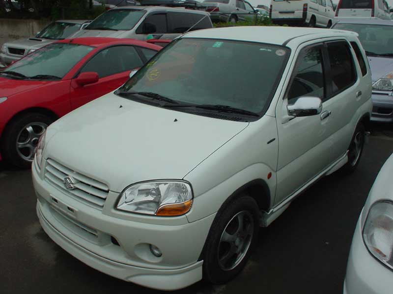 2000 Suzuki Swift Pictures