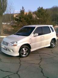 2000 Suzuki Swift Pictures