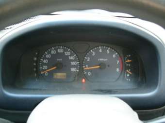 2000 Suzuki Swift Pictures