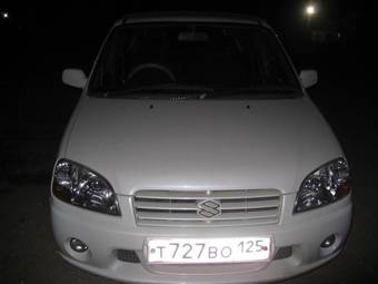 2000 Suzuki Swift Photos