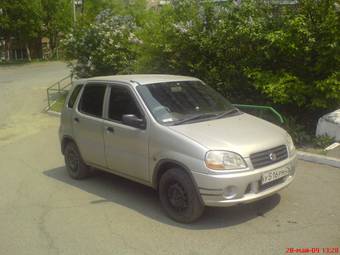 2000 Suzuki Swift Pictures