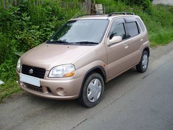 2000 Suzuki Swift Photos