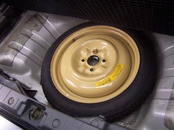 2000 Suzuki Swift Images