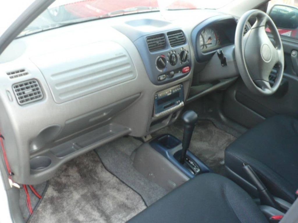 2001 Suzuki Swift
