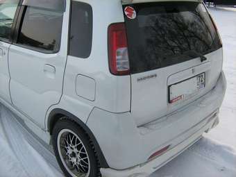 2001 Suzuki Swift Photos