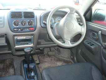 2001 Suzuki Swift Pictures