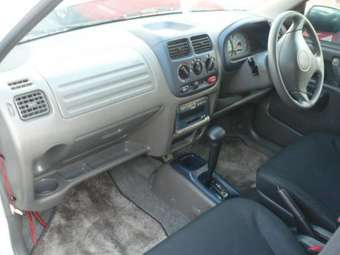 2001 Suzuki Swift Pictures