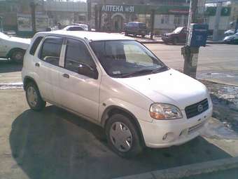2001 Suzuki Swift Pics