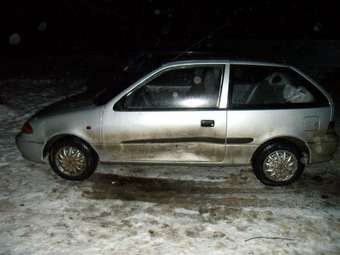 2001 Suzuki Swift Images