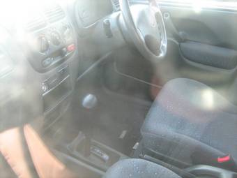 2001 Suzuki Swift Pictures