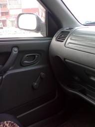 2001 Suzuki Swift Photos