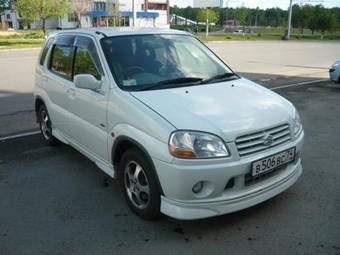 2001 Suzuki Swift Pics