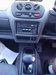 2001 Suzuki Swift Photos
