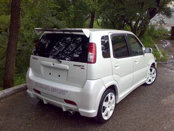 2001 Suzuki Swift Pictures