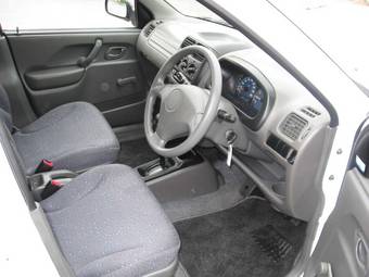 2001 Suzuki Swift Pictures