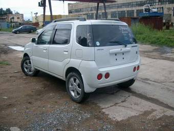 2001 Suzuki Swift Photos