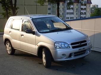 2001 Suzuki Swift Photos