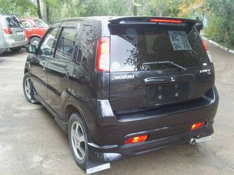 2001 Suzuki Swift Photos