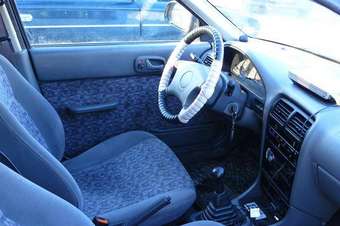 2002 Suzuki Swift Photos