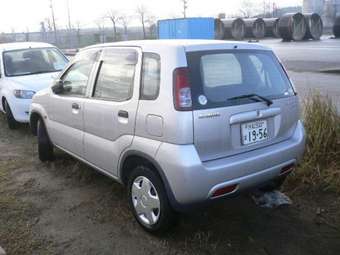 2002 Suzuki Swift Photos