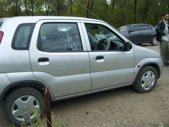 2002 Suzuki Swift Pictures