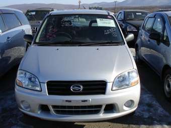 2002 Suzuki Swift Pics