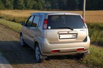 2002 Suzuki Swift Images