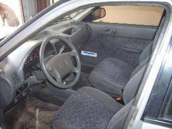 2002 Suzuki Swift Pictures