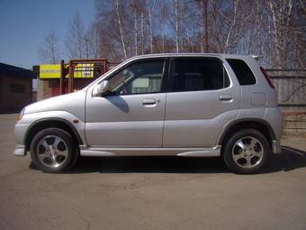 2002 Suzuki Swift Pictures