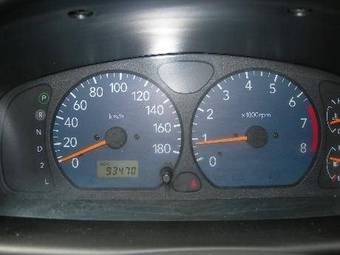 2002 Suzuki Swift Pictures