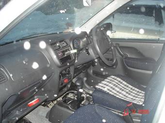 2002 Suzuki Swift Pictures