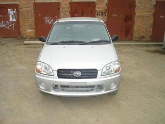 2002 Suzuki Swift Photos