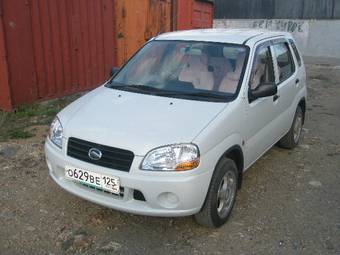 2002 Suzuki Swift Pictures