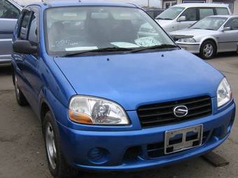 2002 Suzuki Swift Pictures