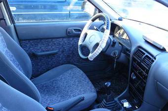 2002 Suzuki Swift Pics