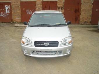 2002 Suzuki Swift Pictures