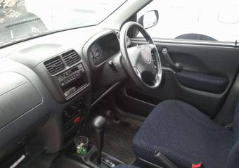 2002 Suzuki Swift Pictures