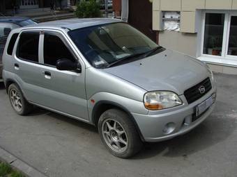 2002 Suzuki Swift Pictures